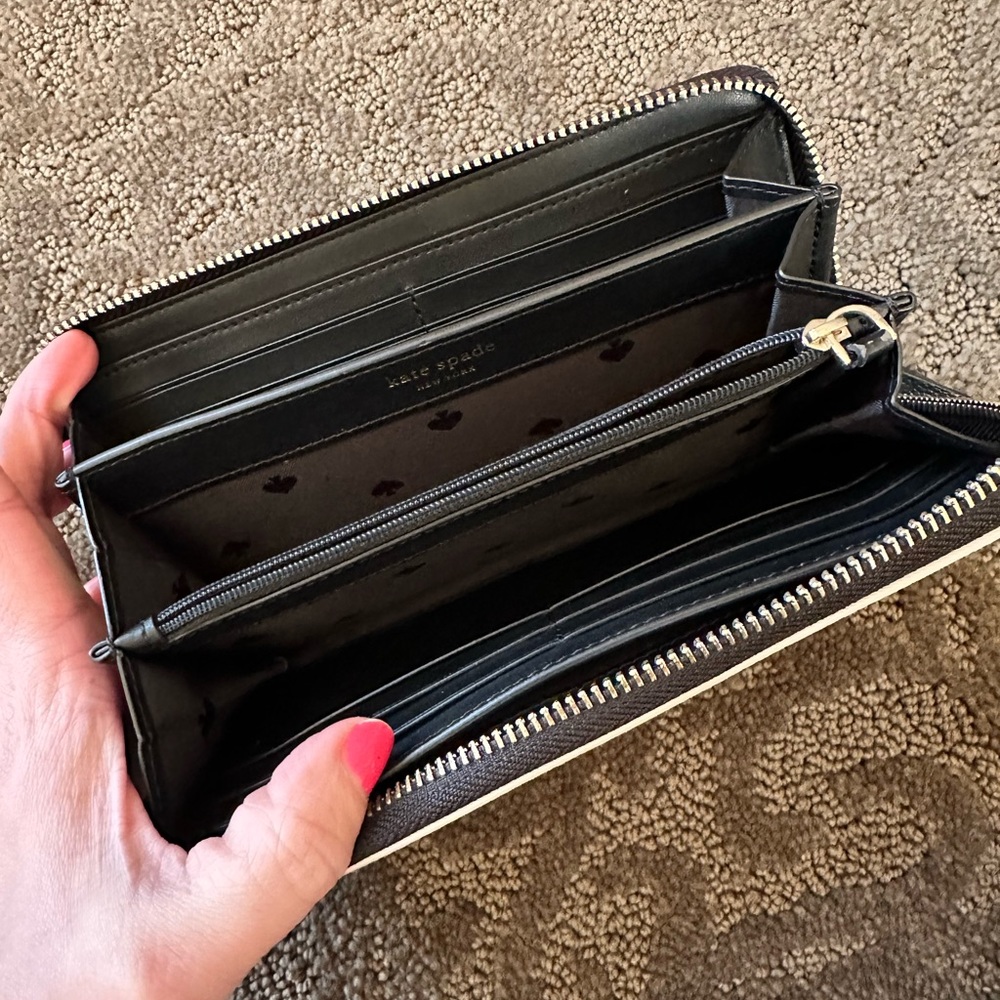 Kate Spade Wallet - Picture 6 of 6